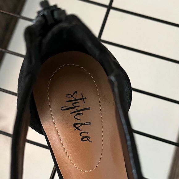 Style and Company black dress sandals with diamond accents - Picture 2 of 4